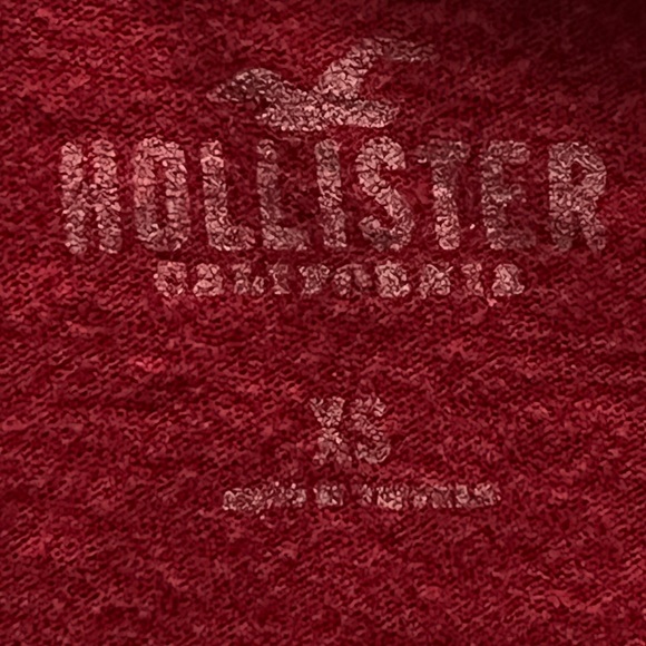 Red Hollister T-shirt curved Hem - Picture 3 of 3